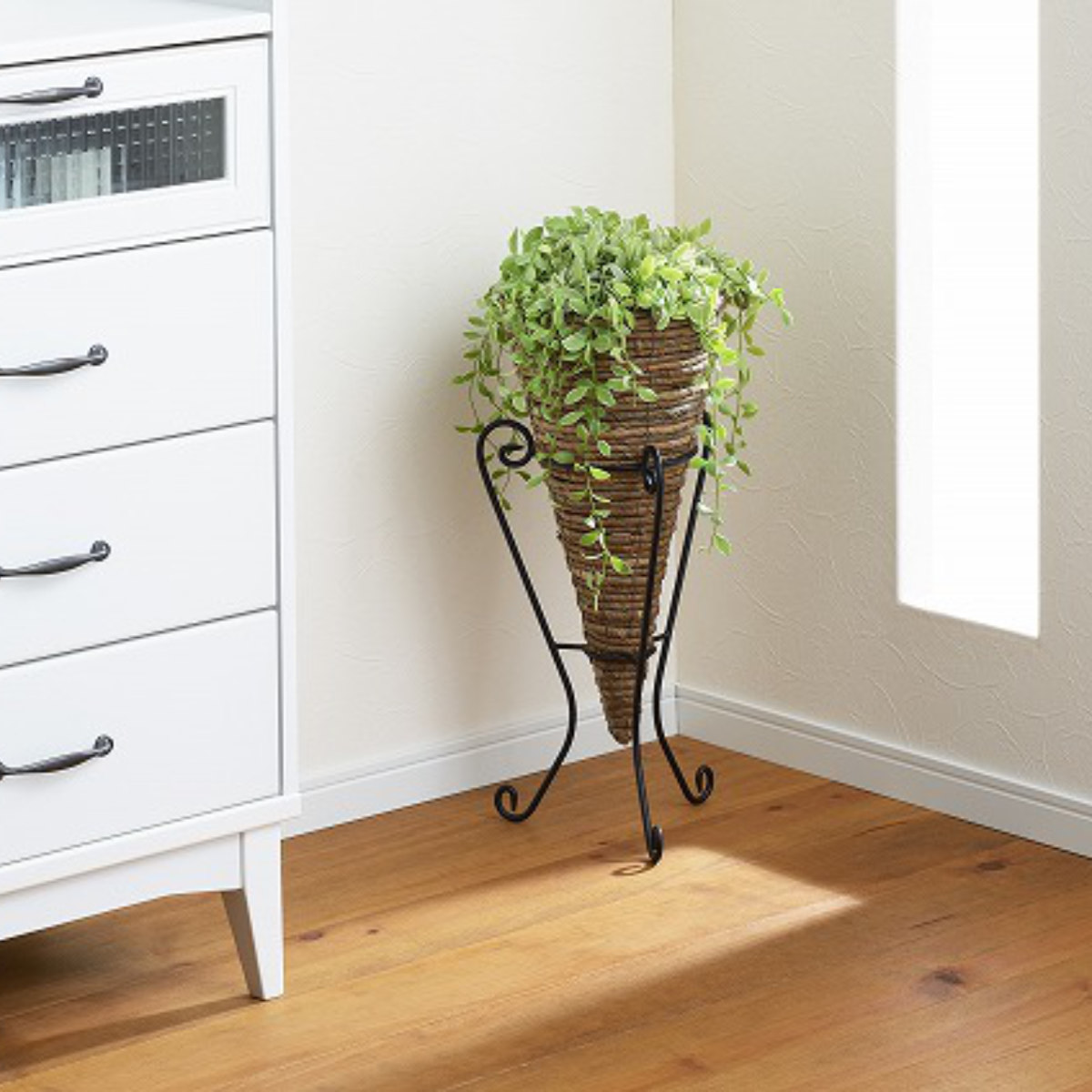 フラワースタンド 心春 ナチュラポットスタンド 中 ( 植木鉢 プランター スタンド ガーデニング用品 花台 鉢置き プランターカバー プランツカバー アイアンフレーム 観葉植物 多肉植物 おしゃれ 鉢植え 6号鉢 ナチュラル ガーデン )