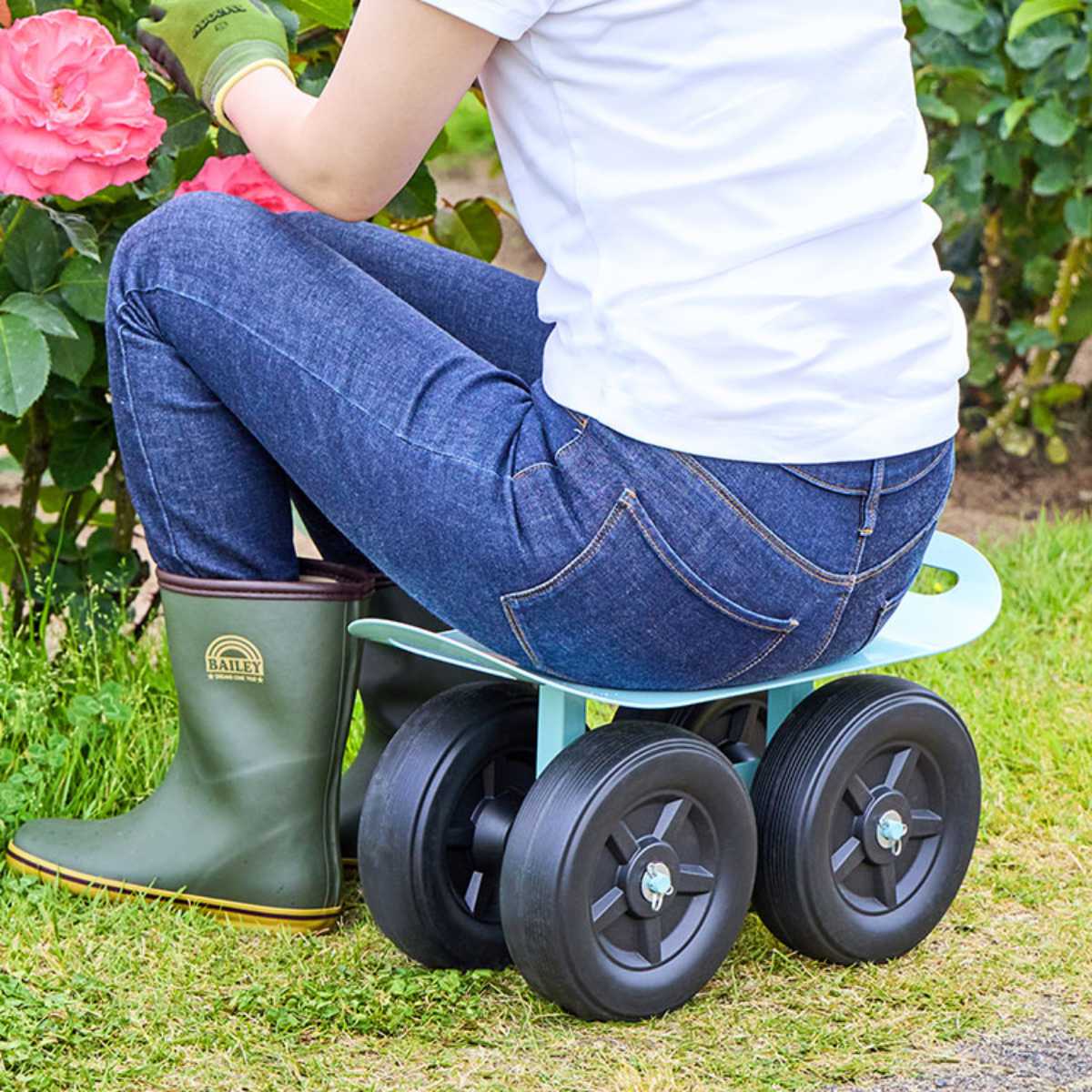 ガーデニングカート 腰掛け （ 作業椅子 カート ガーデニング用品 園芸用品 草むしり 畑 園芸 農作業 ガーデン 草取り 除草 足腰 腰痛 負担軽減 移動 自由 座る コンパクト 作業効率 ） 【アイスグリーン】