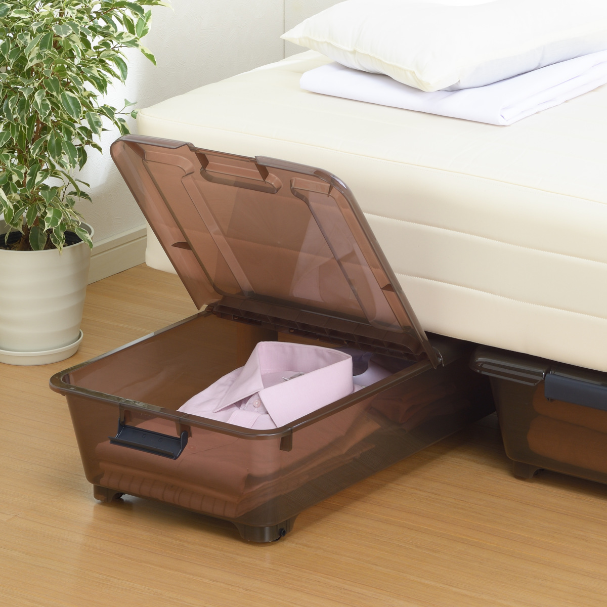 収納ケース ベッド下 収納BOX スモーク 幅40×奥行75×高さ18cm コロ付き ( 収納ボックス 縦置き 横置き プラスチック製 ベッド下収納 フタ付き 浅型 収納 衣類収納 キャスター付き 衣装ケース 押し入れ 押し入れ収納 ) 【ブラウン】 ブラウン