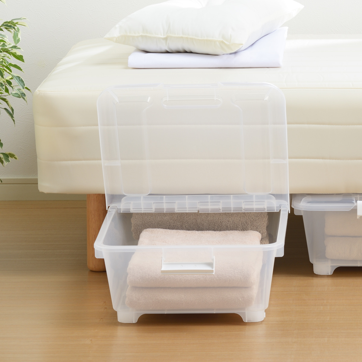 収納ケース ベッド下 収納BOX スモーク 幅40×奥行75×高さ18cm コロ付き ( 収納ボックス 縦置き 横置き プラスチック製 ベッド下収納 フタ付き 浅型 収納 衣類収納 キャスター付き 衣装ケース 押し入れ 押し入れ収納 ) 【ブラウン】 ブラウン