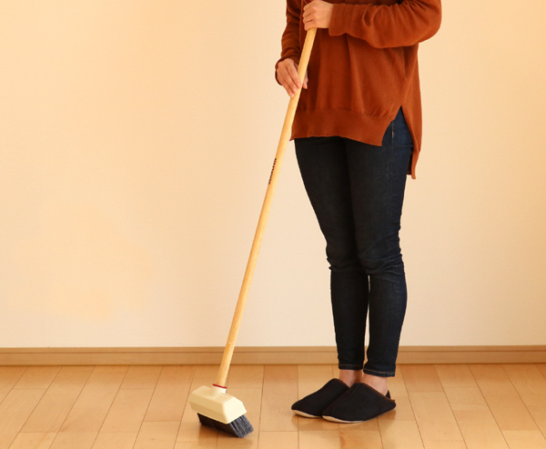 Dショッピング デッキブラシ Schalten ブラシ 木柄 長柄 おしゃれ 日本製 清掃用品 掃除用品 清掃 掃除 掃除グッズ 清掃グッズ 庭 屋外 ガレージ 磨き 木製 柄 カテゴリ ほうき ちりとり はたきの販売できる商品 リビングート ドコモの通販サイト