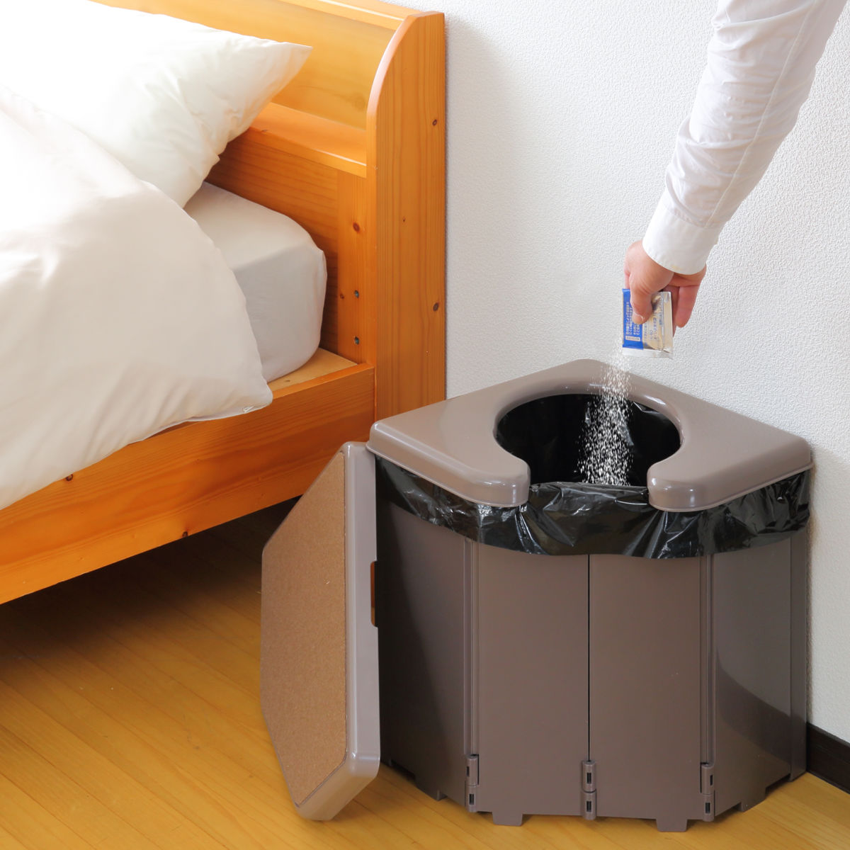 簡易トイレ 腰掛可能 ポーダブルコーナー トイレ 防災用品 ( 非常用トイレ 災害用品 防災グッズ スツール 玄関チェア 災害 非常用 凝固剤 防災 洗える 玄関 寝室 椅子 イス シンプル 簡易 防災用トイレ 災害時 緊急時 持ち運び )