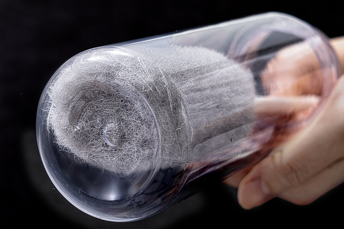 ボトル洗いブラシ アフロのひと回し タンブラー用 ( ボトル洗いスポンジ タンブラー用スポンジ 冷水筒洗い キッチンスポンジ 柄付き 日本製 キッチンブラシ 洗浄ブラシ 柄付きブラシ ペットボトルスポンジ キズがつきにくい )