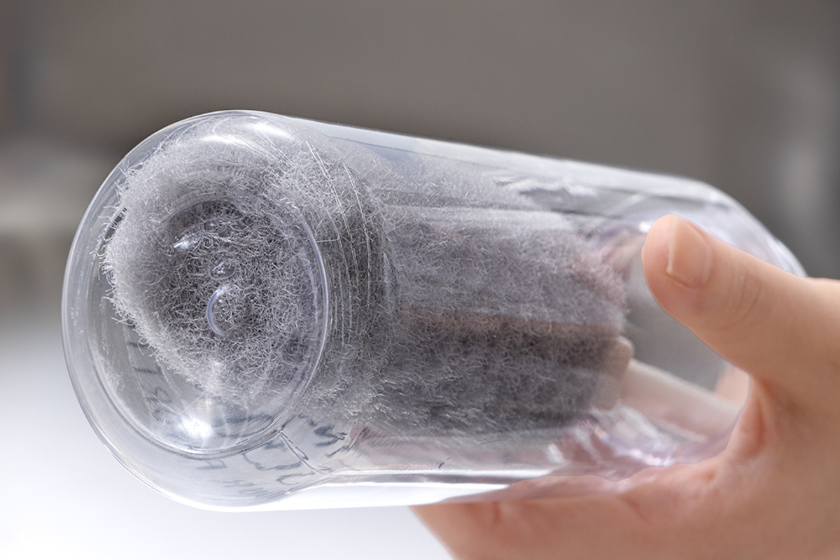 ボトル洗いブラシ アフロのひと回し タンブラー用 ( ボトル洗いスポンジ タンブラー用スポンジ 冷水筒洗い キッチンスポンジ 柄付き 日本製 キッチンブラシ 洗浄ブラシ 柄付きブラシ ペットボトルスポンジ キズがつきにくい )