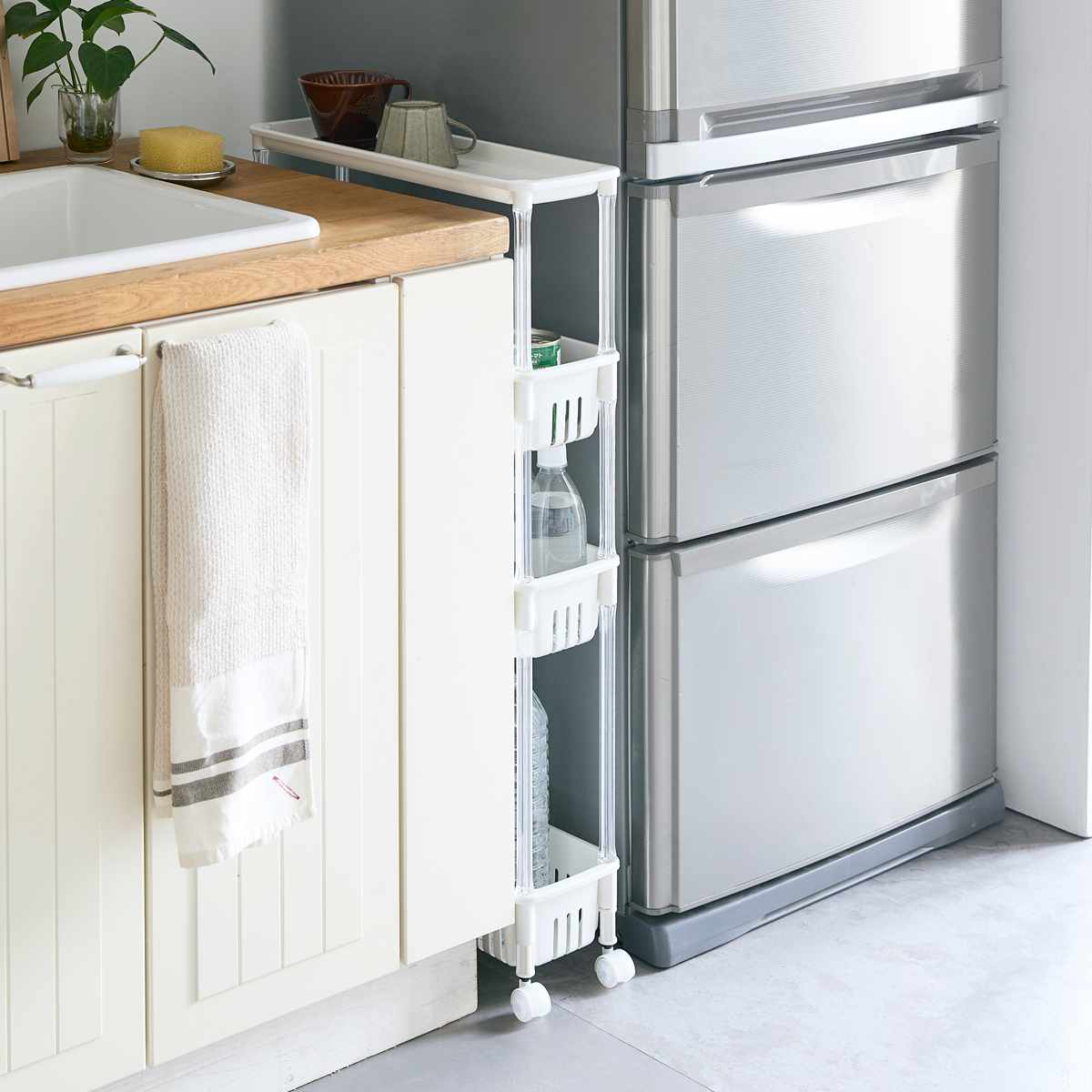 キッチンワゴン ルーチェワゴン 4段 幅15.2cm 奥行49.9cm 高さ87.4cm ( キャスター付き 天板付き キッチンストッカー 日本製 マルチワゴン キッチンラック ワゴン ラック 収納 ワゴン収納 バスケットワゴン キッチン 洗面所 四段 ) 【ホワイト】 ホワイト