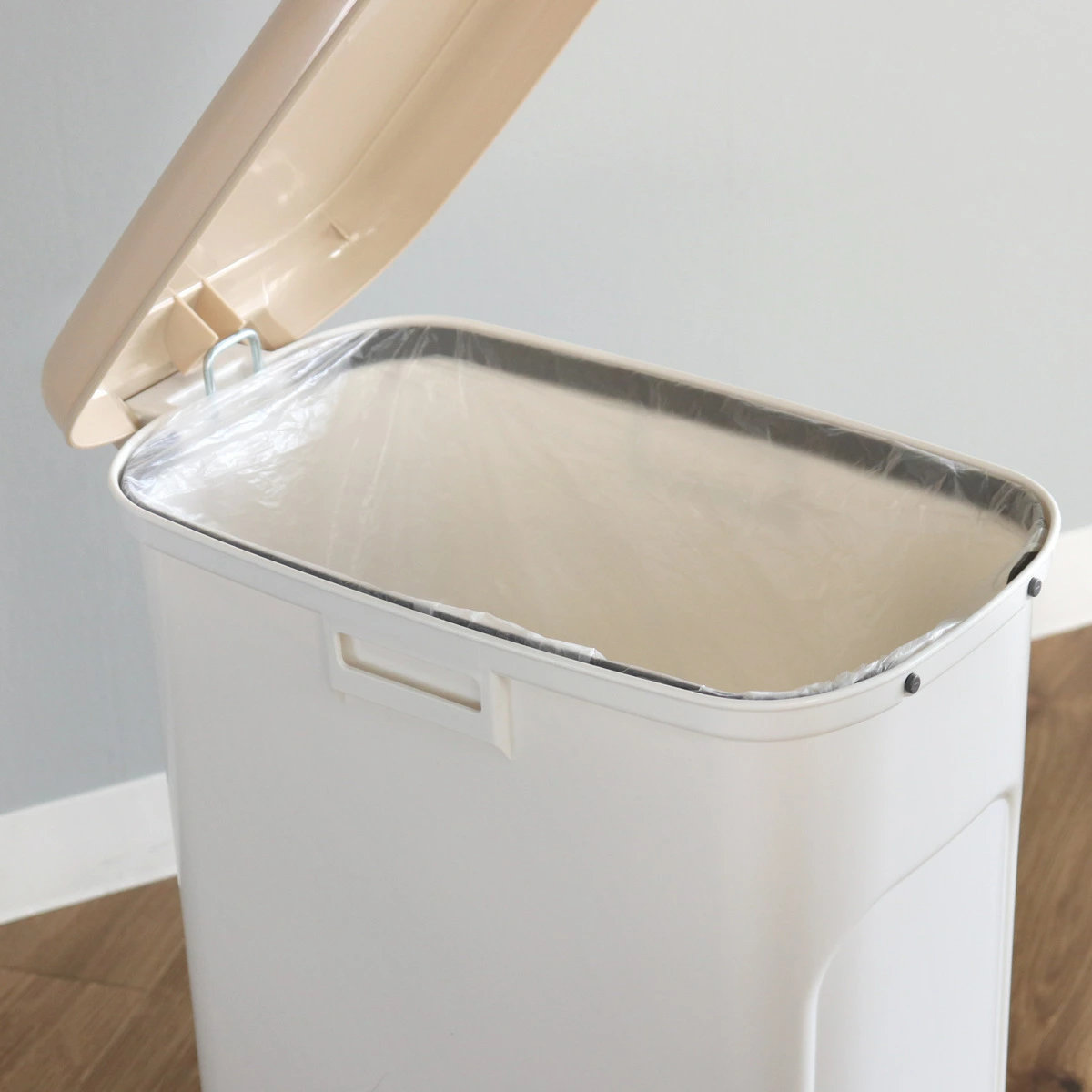 ゴミ箱 21.5L ペダルペール サイドポケット付き ( ごみ箱 21.5リットル ペダル式 スリム 省スペース ふた付き 分別 キッチン 袋止め付き 縦型 サイドポケット )