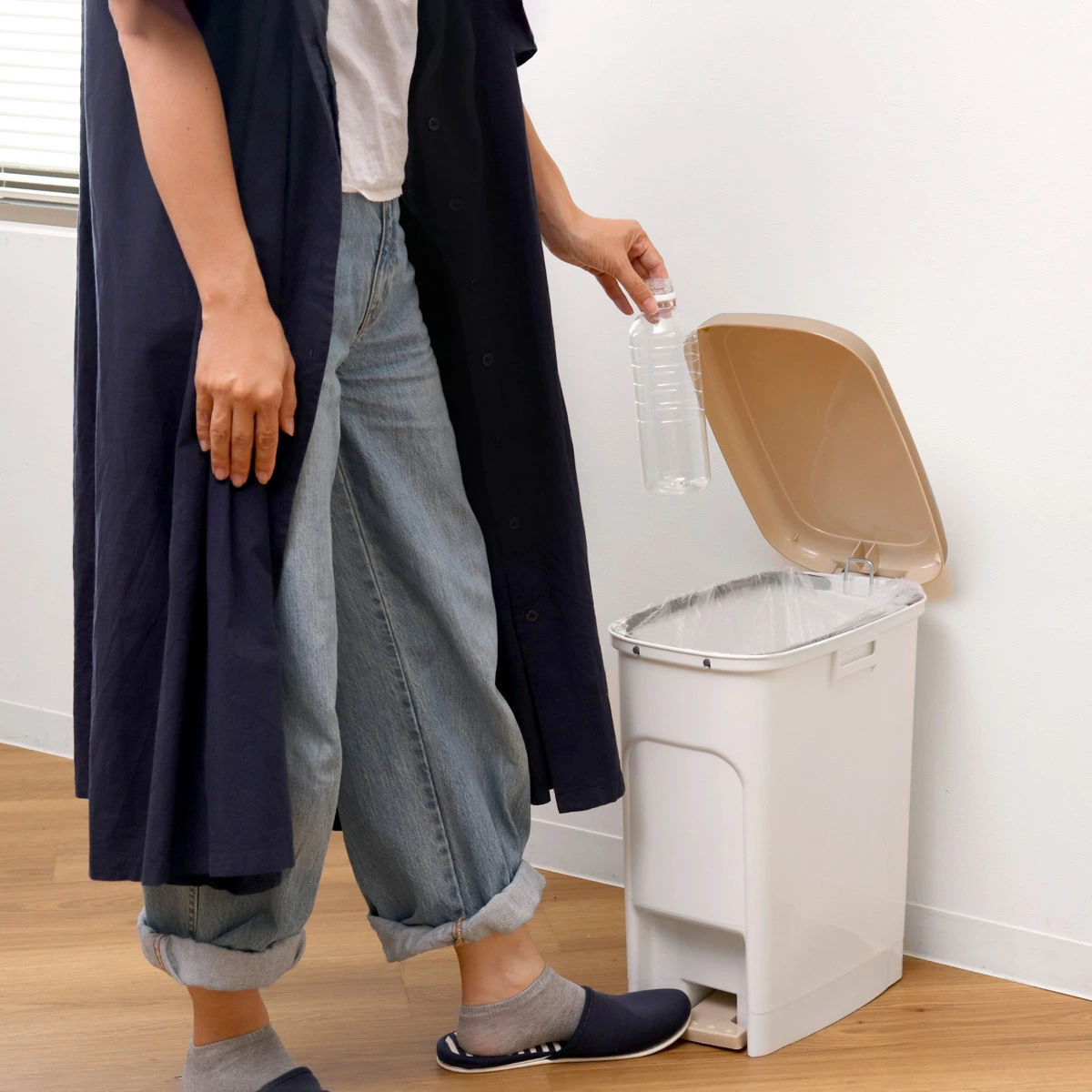 ゴミ箱 21.5L ペダルペール サイドポケット付き ( ごみ箱 21.5リットル ペダル式 スリム 省スペース ふた付き 分別 キッチン 袋止め付き 縦型 サイドポケット )