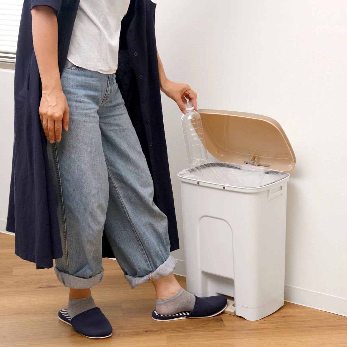 ゴミ箱 26.8L ペダルペール サイドポケット付き ( ごみ箱 26.8リットル ペダル式 ワイド ふた付き 分別 キッチン 袋止め付き 横型 サイドポケット )