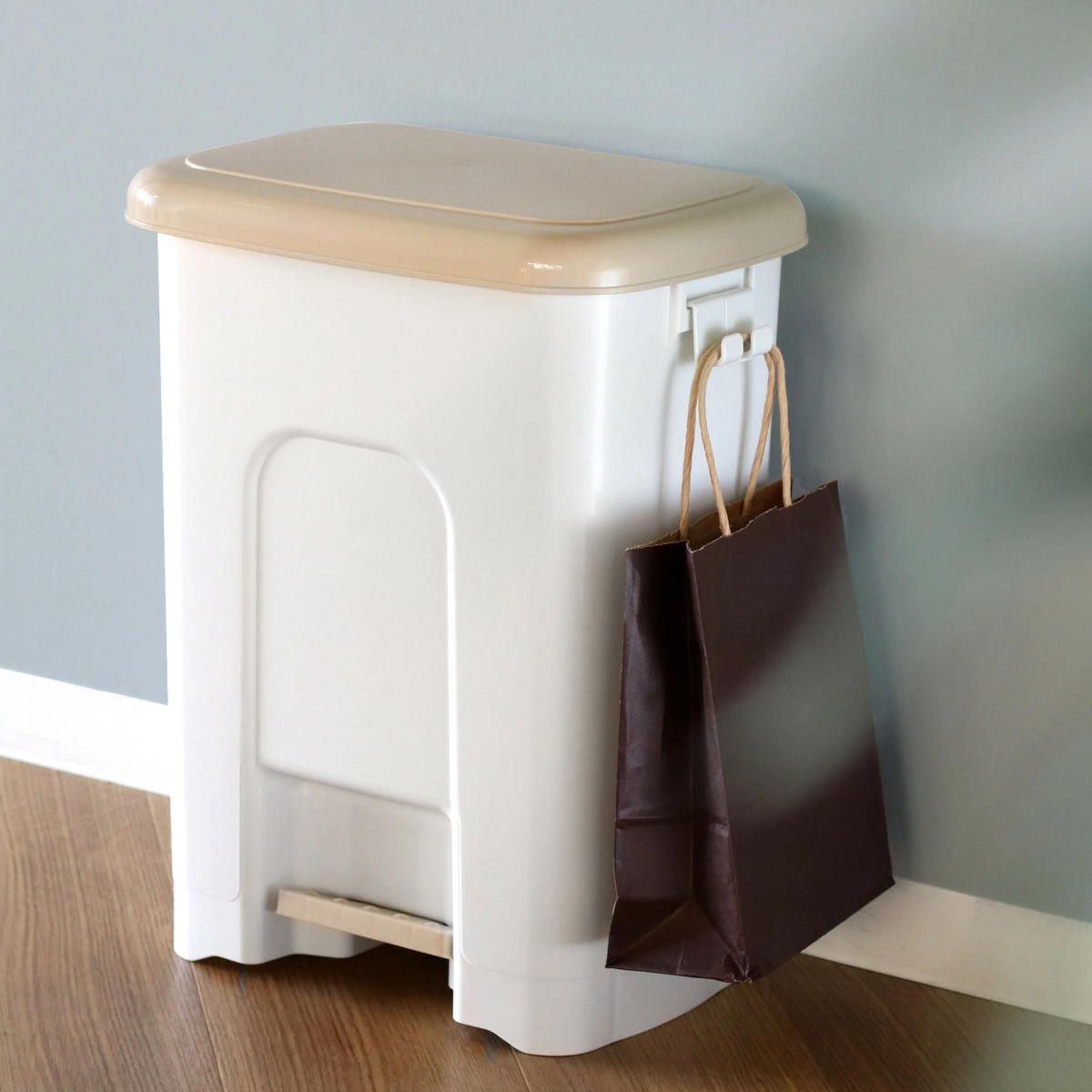 ゴミ箱 26.8L ペダルペール サイドポケット付き ( ごみ箱 26.8リットル ペダル式 ワイド ふた付き 分別 キッチン 袋止め付き 横型 サイドポケット )