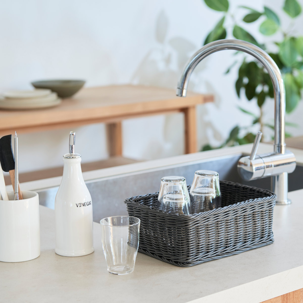 かご KLEANE PLUS 洗える 抗菌素材 スクエア アメニティーバスケット S ( 手編み 収納 カゴ 水洗い 食洗機対応 レンジ対応 幅25×奥行17.5×高さ9cm キレーネ 小物入れ おしゃれ 丈夫 ハンドメイド 小物収納 収納かご ) 【ベージュ】 ベージュ