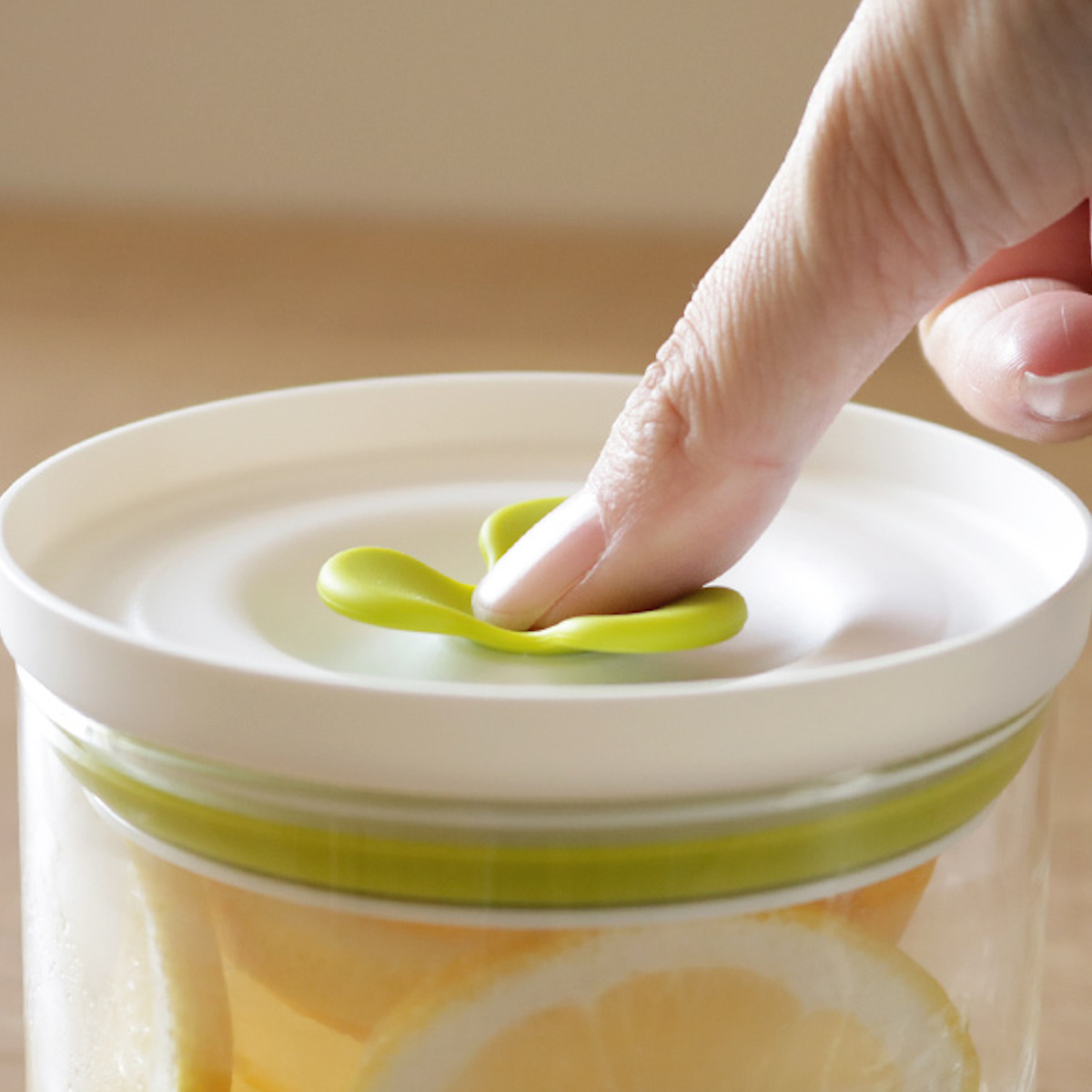 保存容器 キッチン マイデリカ キーパー S 380ml ( 保存 ガラス 容器 キャニスター 密閉 保存瓶 丸型 ガラス保存容器 フードストッカー 液体 透明 蓋 バルブ付き パッキン ガラスポット 作り置き 冷蔵庫 0.38L ) 【ブラウン】 ブラウン