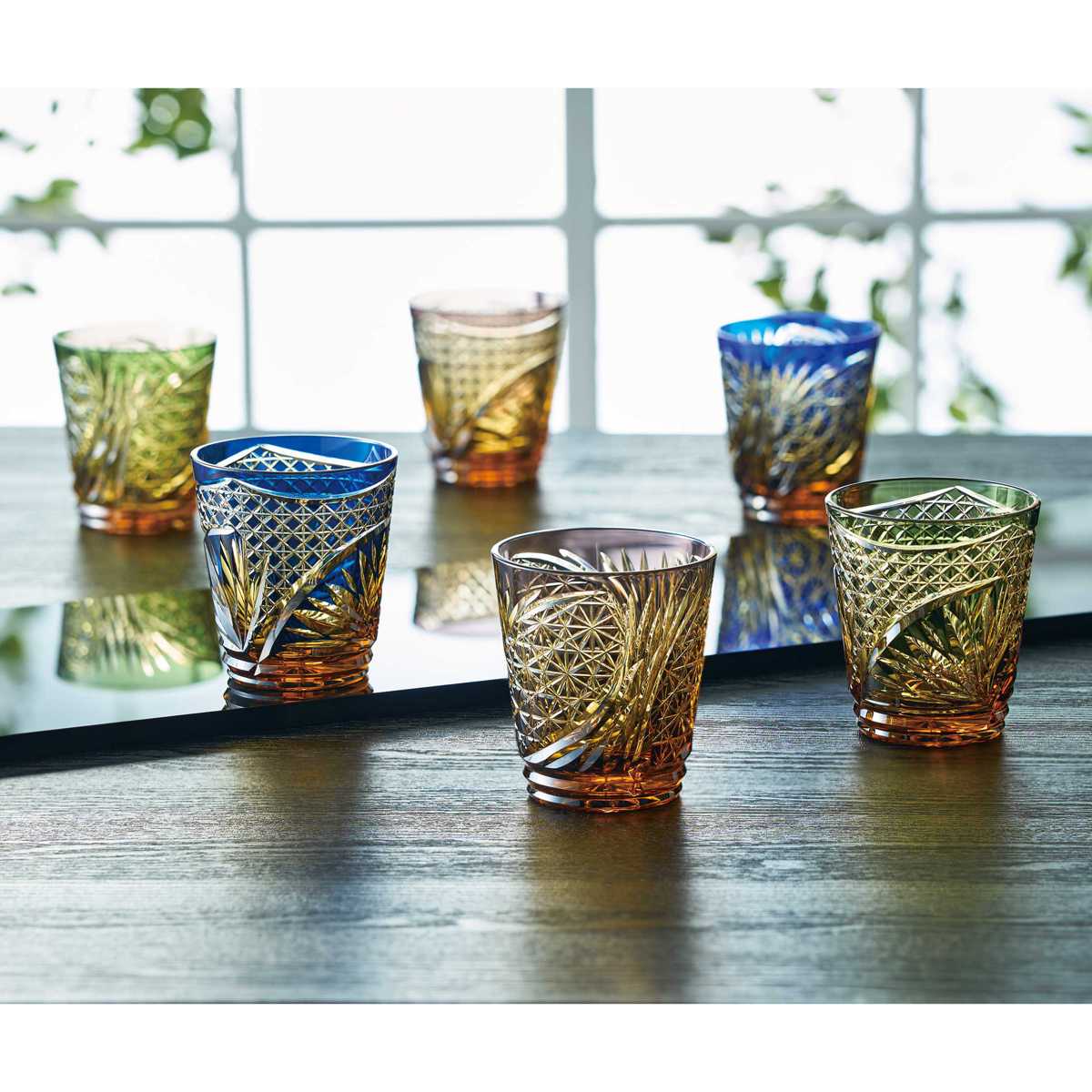 グラス 八千代切子 六角菊繋ぎろっかくきくつなぎ オンザロック ( 酒器 酒 お酒 コップ タンブラー 255ml クリスタル 専用木箱付き 上質 高級感 ハンドメイド ) 【瑠璃】 瑠璃