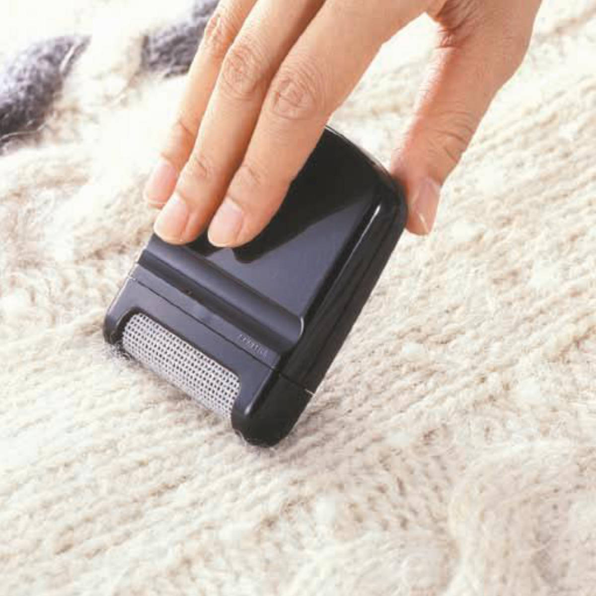 毛玉取り 毛玉おとし 電池不要 エコ ( けだまとり 毛玉とり 日本製 ブラシ 手動 毛玉取り器 毛玉カット コンパクト 携帯 毛玉 ダマ ニット 靴下 衣類 お手入れ エチケット 手軽 コードレス プチギフト ) 【グリーン】 グリーン