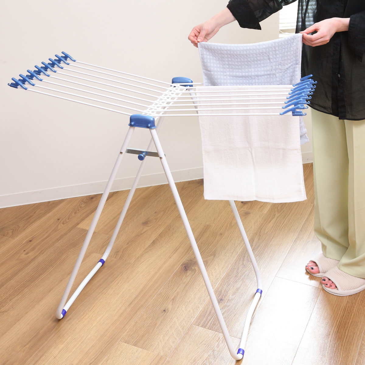 物干しスタンド 45 室内物干し クリップ付き 16枚掛け 折りたたみ式 ( スタンド物干 洗濯物干し 物干しハンガー タオル干し 物干し 洗濯 部屋干し 省スペース コンパクト タオル 平干し タオルハンガー ハンガーラック クリップ付 ) 【ブルー】 ブルー