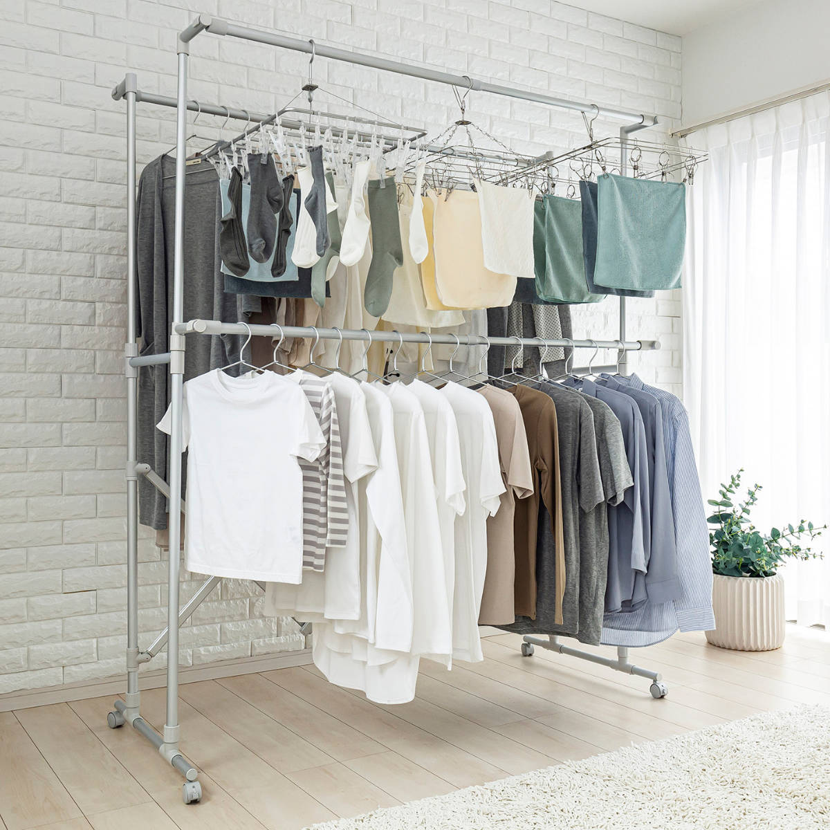 物干し 室内物干し 伸縮自在物干し台 アルミ ( 室内干し 物干しスタンド 伸縮 2段 キャスター付き 布団干し 洗濯物干し 大容量 アルミ製 軽量 組み立て簡単 折りたたみ コンパクト 収納 )