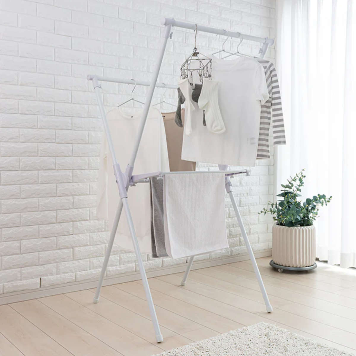 物干しスタンド 洗濯物干し X型 タオルバー付き ( 物干し スタンド 室内物干し 折り畳み 物干し台 タオル干し 5枚 室内用物干し 大容量 組み立て簡単 タオルバー付 コンパクト 収納 ホワイト )