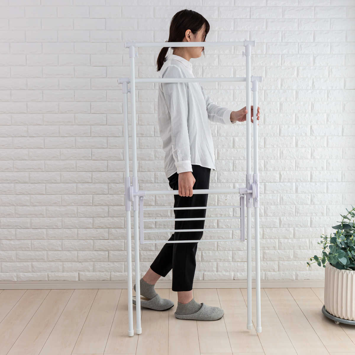 物干しスタンド 洗濯物干し X型 タオルバー付き ( 物干し スタンド 室内物干し 折り畳み 物干し台 タオル干し 5枚 室内用物干し 大容量 組み立て簡単 タオルバー付 コンパクト 収納 ホワイト )