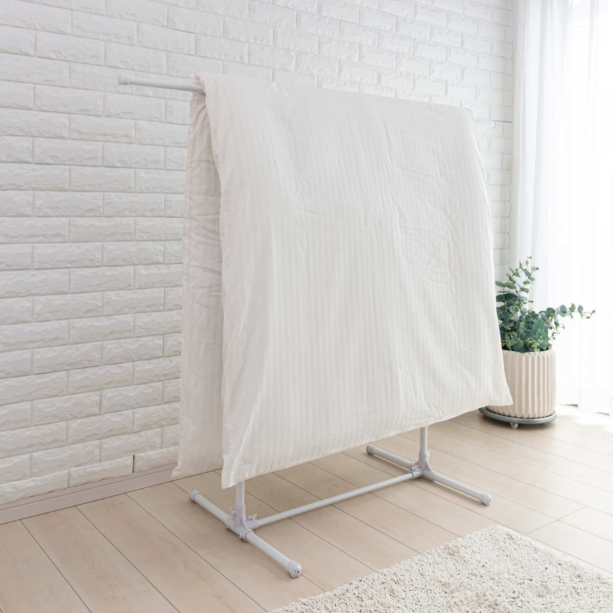 物干しスタンド 洗濯物干し 伸縮式物干し H型 タオルバー付き ( 物干し スタンド 伸縮式 室内物干し 折り畳み 物干し台 タオル干し 5枚 室内用物干し 大容量 組み立て簡単 タオルバー付 布団干し コンパクト 収納 ホワイト )