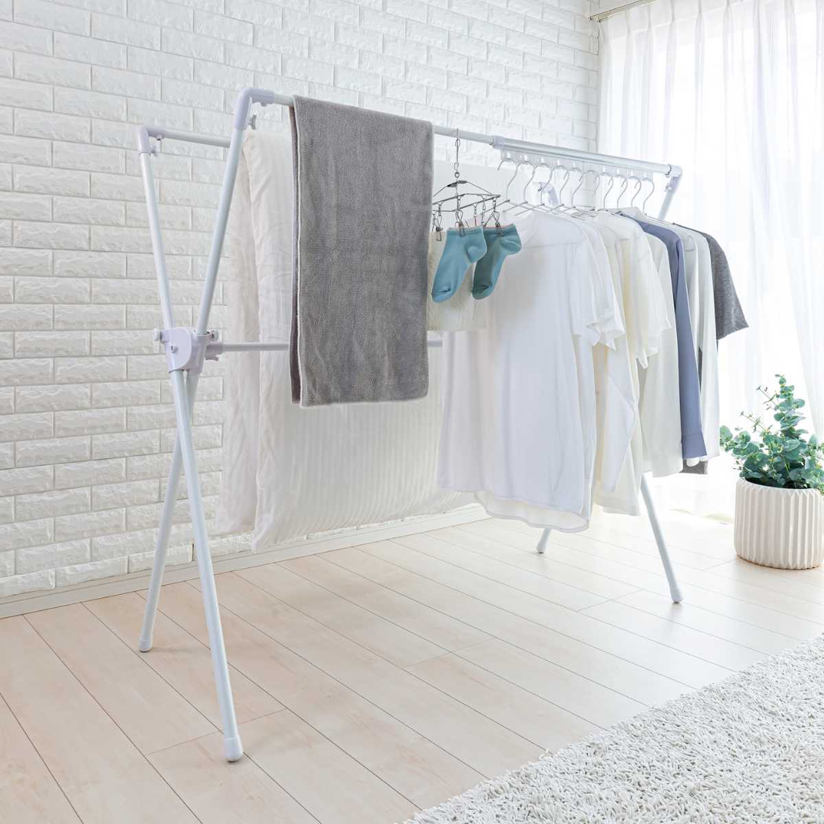 物干し 室内物干し 布団干し 伸縮式 X型 幅 98~148cm ( 物干しスタンド 伸縮 ハンガーホルダー付き 折り畳み 室内用物干し 大容量 組み立て簡単 コンパクト 収納 ホワイト )