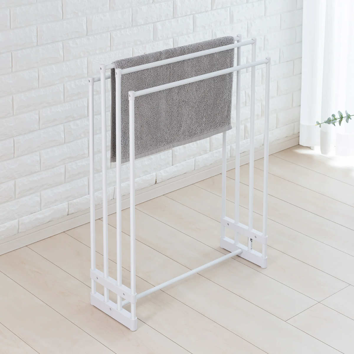 バスタオルスタンド ランドリースタンド タオルハンガー ( タオルスタンド タオル干し スタンド タオル掛け バスタオル 4枚 バスタオル干し スリム 脱衣所 洗面所 ホワイト )