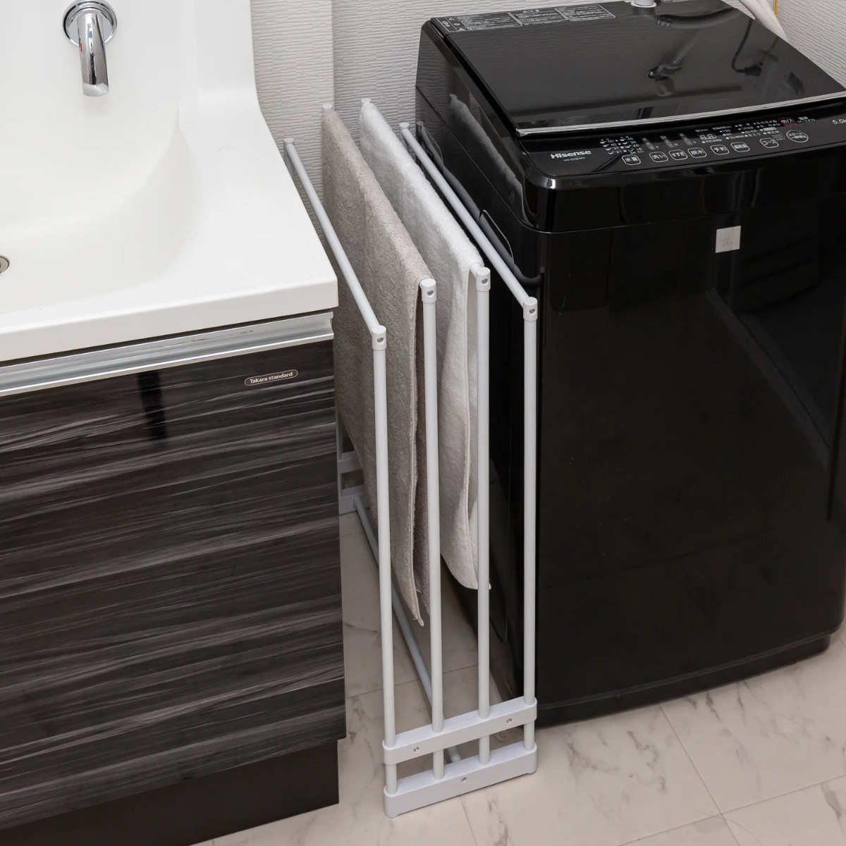 バスタオルスタンド ランドリースタンド タオルハンガー ( タオルスタンド タオル干し スタンド タオル掛け バスタオル 4枚 バスタオル干し スリム 脱衣所 洗面所 ホワイト )