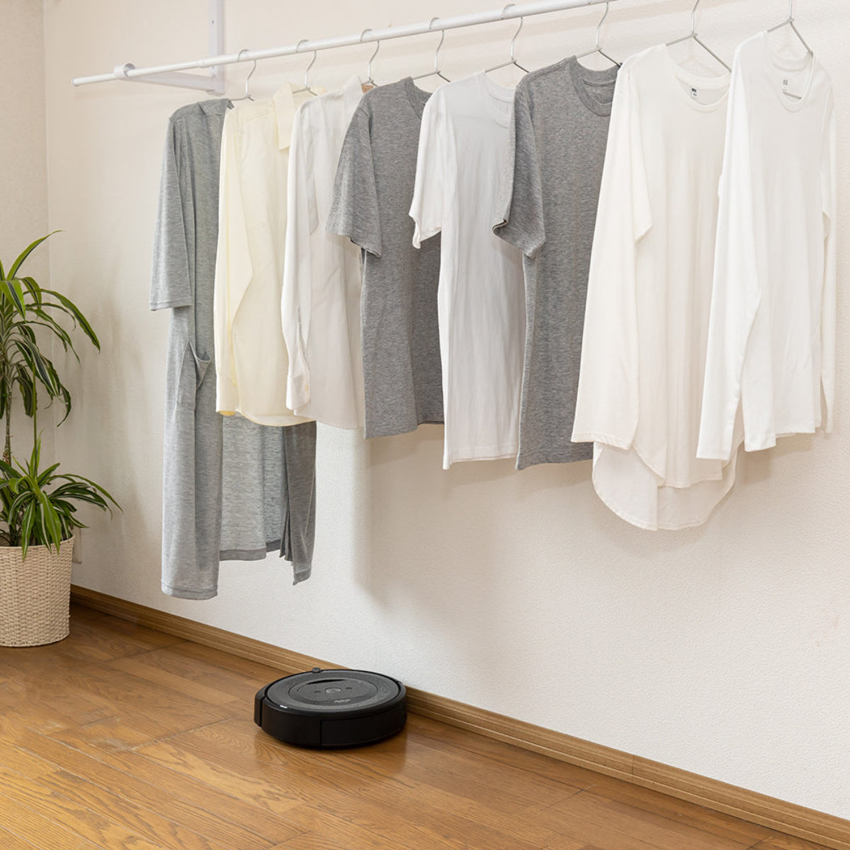 物干し 幅142~240cm 室内 壁面・窓枠用 取付けものほし ( 室内物干し 物干し竿ホルダー 竿受け 物干し竿 伸縮 壁面 洗濯 折りたたみ 洗濯物干し 室内干し 部屋干し 洗濯物 省スペース 簡単取り付け 洗濯グッズ )