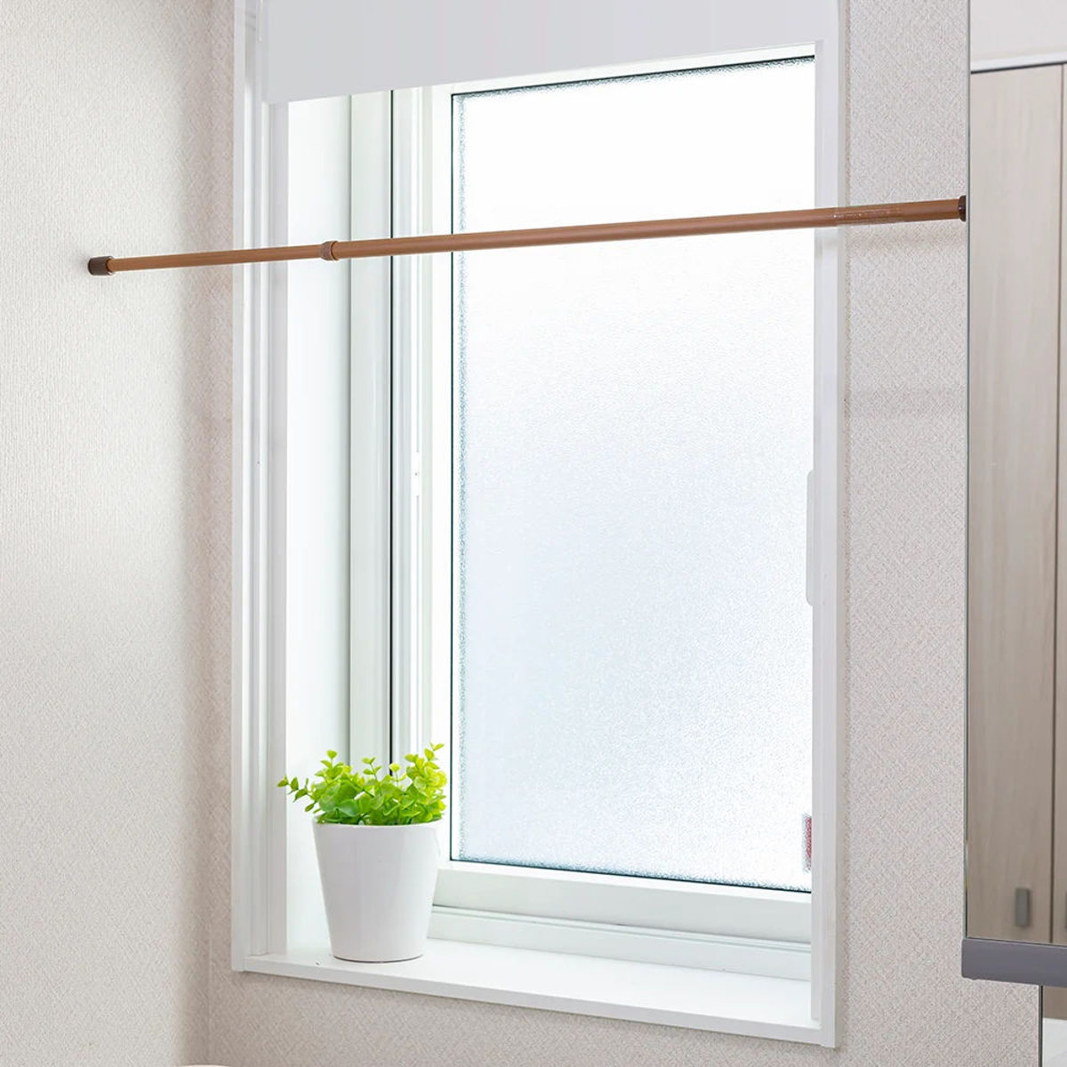 つっぱり棒 幅60~100cm L リビングポールミニ ( 収納 隙間収納 すき間 耐荷重1~5kg つっぱり 棒 仕切り ポール 伸縮棒 突っ張り キッチン 玄関 洗面所 すきま収納 物干し竿 洋服掛け ミニサイズ ) 【ホワイト】 ホワイト