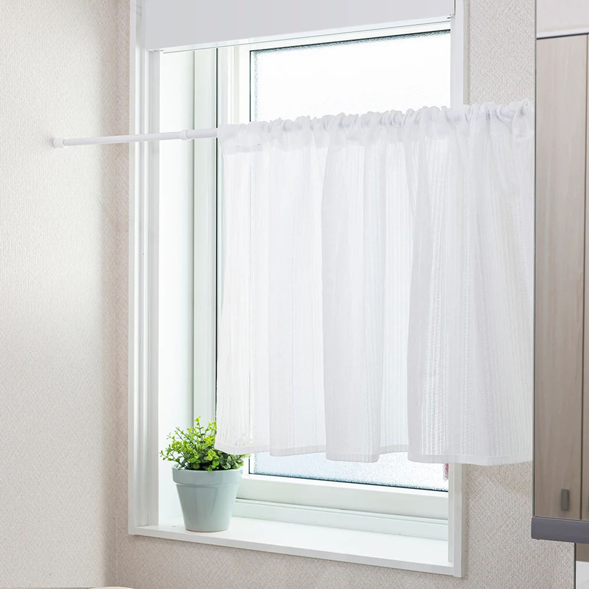 つっぱり棒 幅60~100cm L リビングポールミニ ( 収納 隙間収納 すき間 耐荷重1~5kg つっぱり 棒 仕切り ポール 伸縮棒 突っ張り キッチン 玄関 洗面所 すきま収納 物干し竿 洋服掛け ミニサイズ ) 【ホワイト】 ホワイト