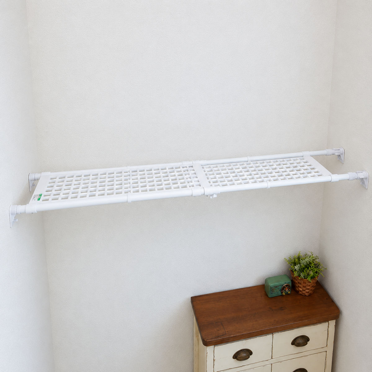 つっぱり棚 伸縮棚 幅79~130cm 超強力メッシュラック ( 棚 ラック 突っぱり 突っぱり棚 メッシュ 収納 奥行25cm 突っ張り 伸縮 小物置き 押し入れ つっぱり 耐荷重20~40kg クローゼット 超強力 強力 )