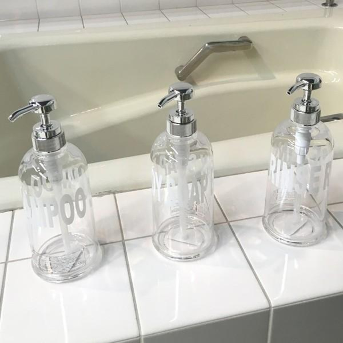 ディスペンサー モビリア 浴室用詰め替えボトル ボディソープ用 クリア ( 詰め替えボトル ソープボトル 詰め替え つめかえ プラスチック製 おしゃれ バス用品 ボディソープ ハンドソープ ポンプボトル シャンプー ボトル ) 【グリーン】 グリーン
