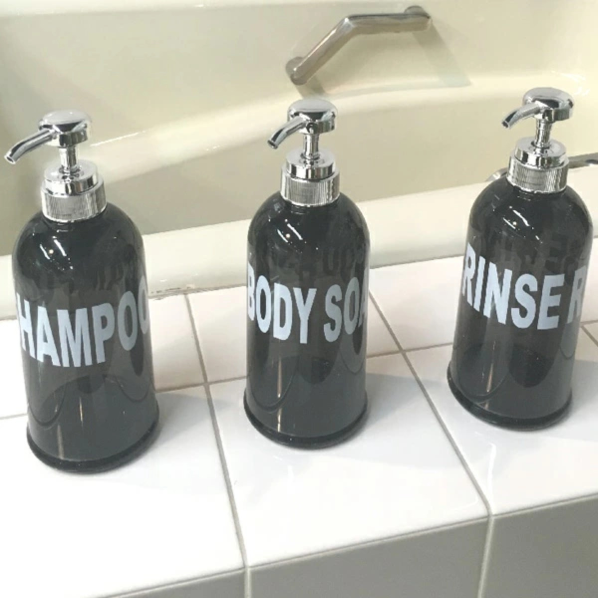 ディスペンサー モビリア 浴室用詰め替えボトル ボディソープ用 クリア ( 詰め替えボトル ソープボトル 詰め替え つめかえ プラスチック製 おしゃれ バス用品 ボディソープ ハンドソープ ポンプボトル シャンプー ボトル ) 【グリーン】 グリーン