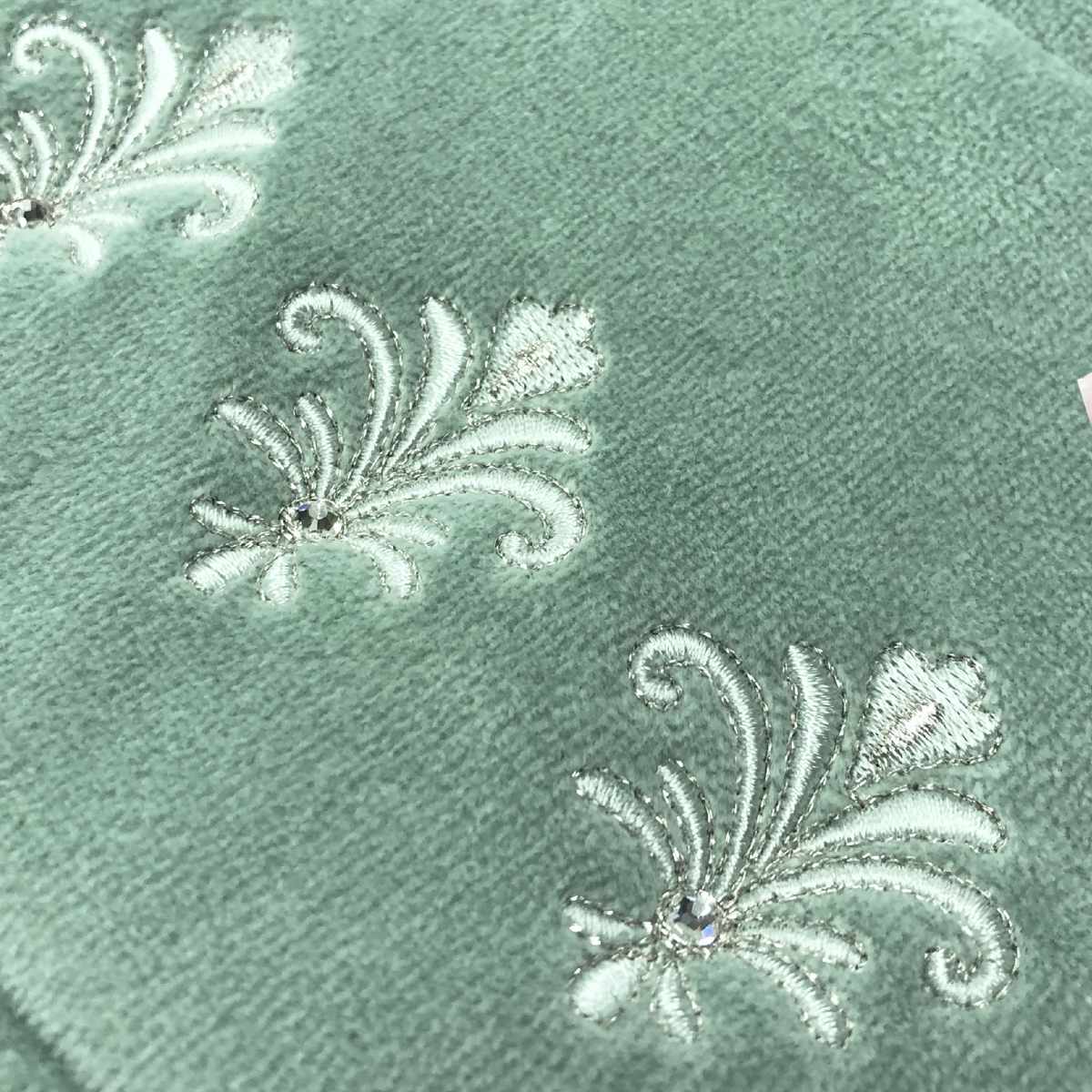 デコール・ミュゼ ペーパーホルダーカバー エンブレム ( トイレットペーパーカバー ペーパーホルダー ベロア生地 刺繍 洗える トイレタリー ホルダーカバー 洗濯可 取付簡単 ラインストーン ベージュ グリーン ) 【グリーン】 グリーン