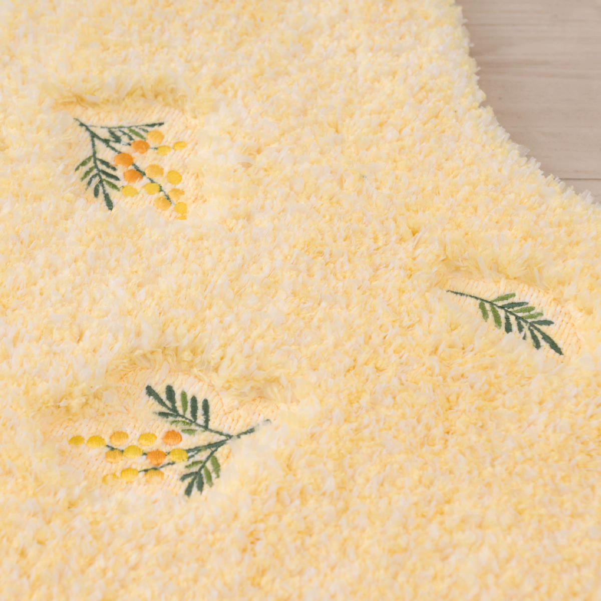 トイレマット yorisou 約80×60cm ( トイレ マット 足元マット ロング すべり止め 洗える 花 刺繍 トイレタリー 滑り止め ロングタイプ 洗濯可 80×60 花柄 イエロー ラベンダー ) 【イエロー】 イエロー