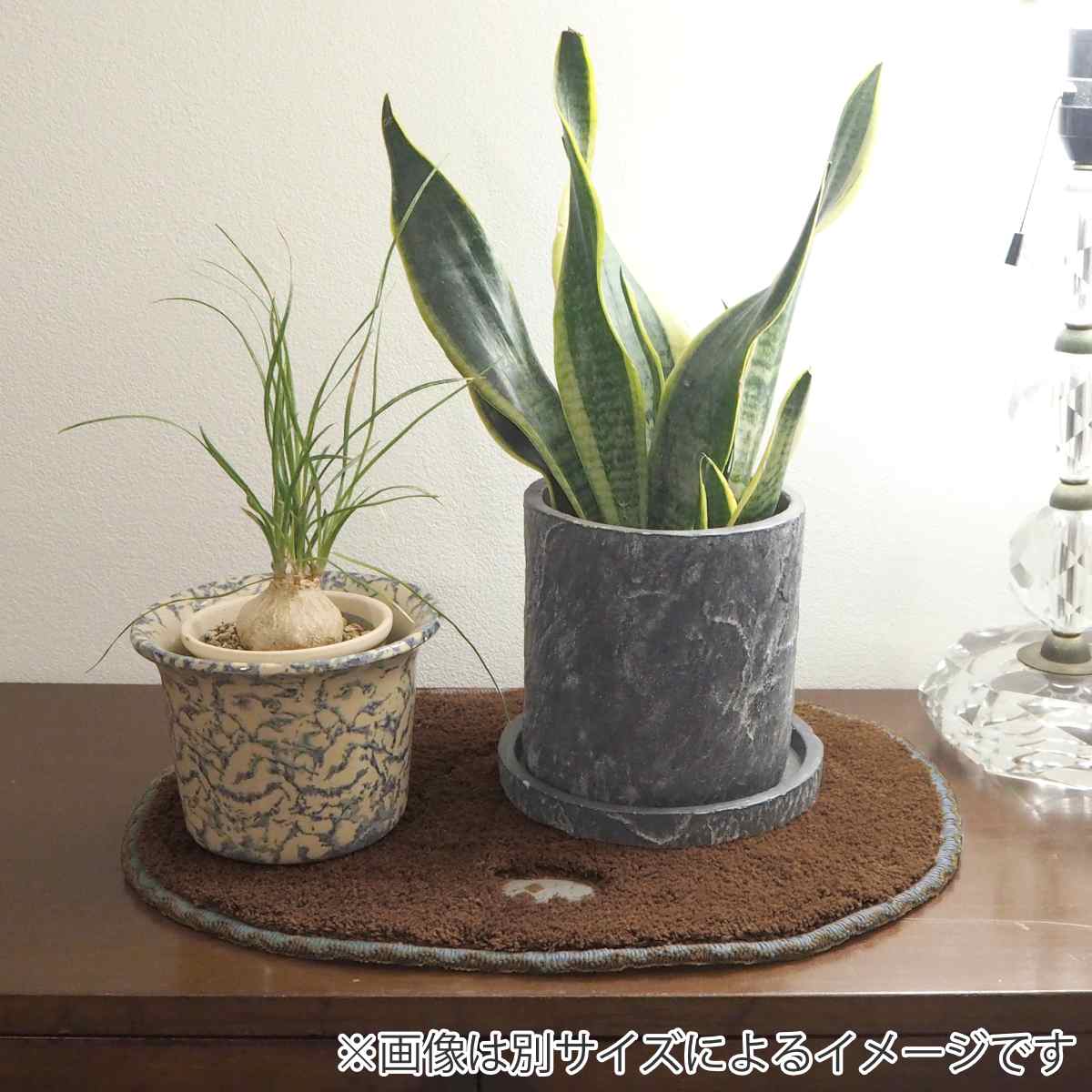 ミニマット Pce 動物 約23×30cm チェアパッド ( マット 小さめ ハンドメイド 幅30cm 卓上 コンパクト ラグ 敷き物 インテリア おしゃれ 楕円 刺繍 ループ付き 吊り下げ 雑貨 ) 【トナカイ】 トナカイ