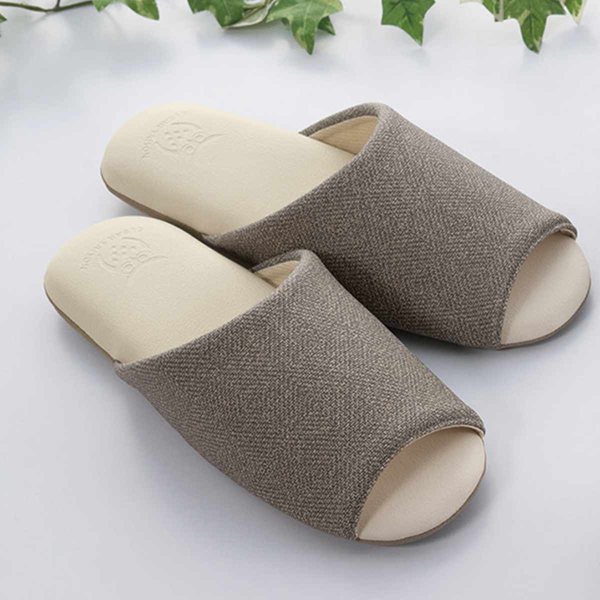 スリッパ クリアセゾン オーベルスリッパ L 約25.0~27.0cm ( 来客用 消毒液対応 除菌 アルコール液 お手入れ トイレスリッパ オフィス 店舗 メンズ 拭ける パタパタしにくい 前開き フクロウ ルームシューズ インテリア ) 【グリーン】 グリーン