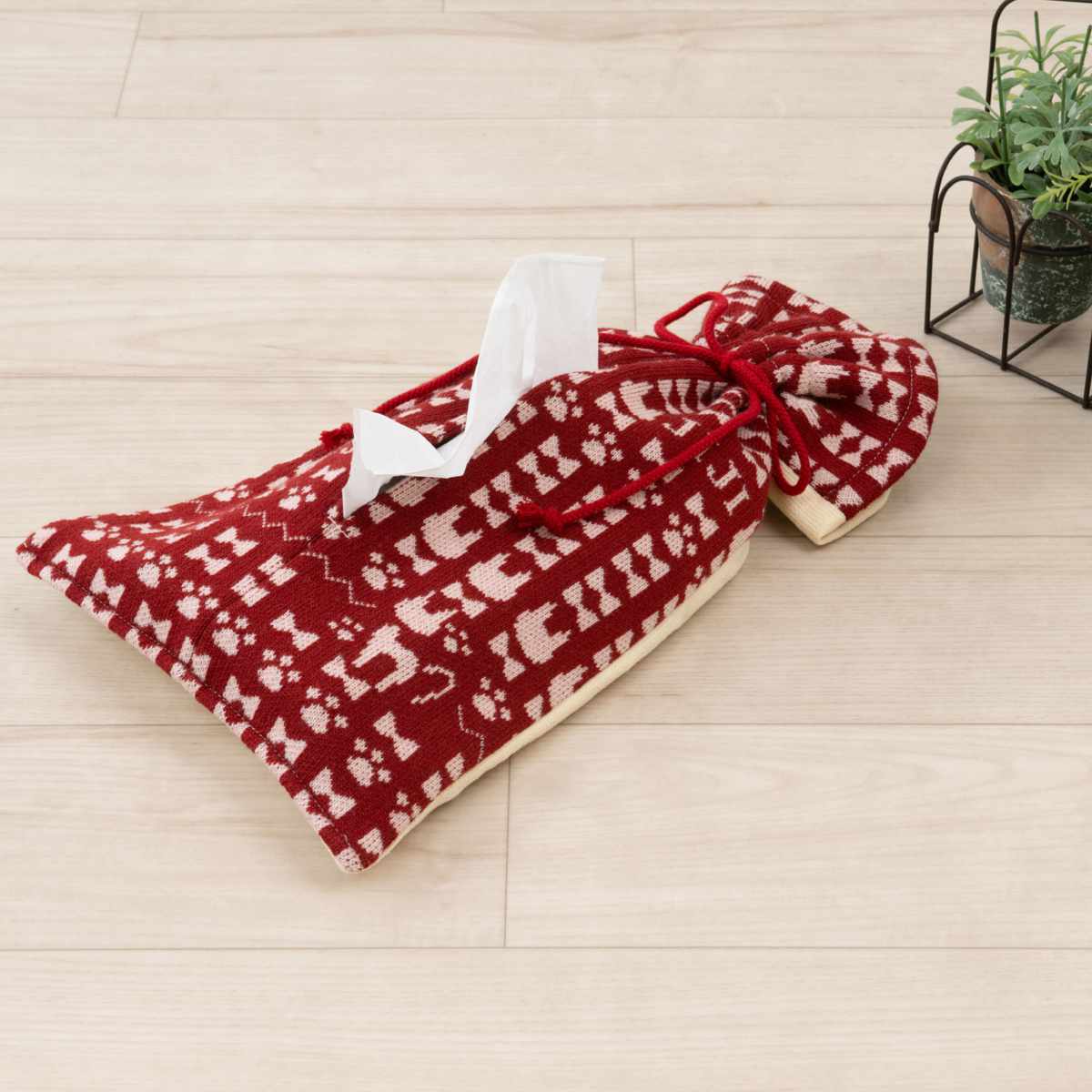 ティッシュケース となりのトトロ 魔女の宅急便 ニットティッシュケース ( 吊り下げ キャラクター 北欧 車 ティッシュカバー リビング インテリア トトロ ネコバス ジジ ニット生地 ペーパータオル ビニール袋 キッチンペーパー ) 【ネコバス】 ネコバス