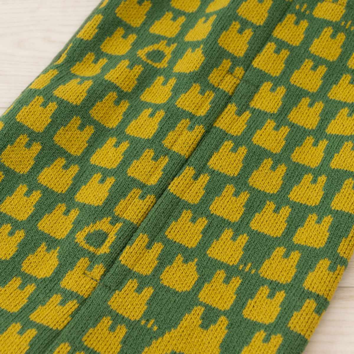 ティッシュケース となりのトトロ 魔女の宅急便 ニットティッシュケース ( 吊り下げ キャラクター 北欧 車 ティッシュカバー リビング インテリア トトロ ネコバス ジジ ニット生地 ペーパータオル ビニール袋 キッチンペーパー ) 【ネコバス】 ネコバス