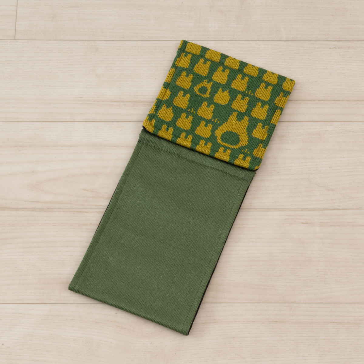 ペーパーホルダーカバー となりのトトロ 魔女の宅急便 ニットペーパーホルダーカバー ( トイレットペーパーカバー ペーパーホルダー 予備 洗える トトロ ネコバス ジジ トイレタリー ホルダーカバー 取付簡単 洗濯OK ニット生地 ) 【トトロ】 トトロ