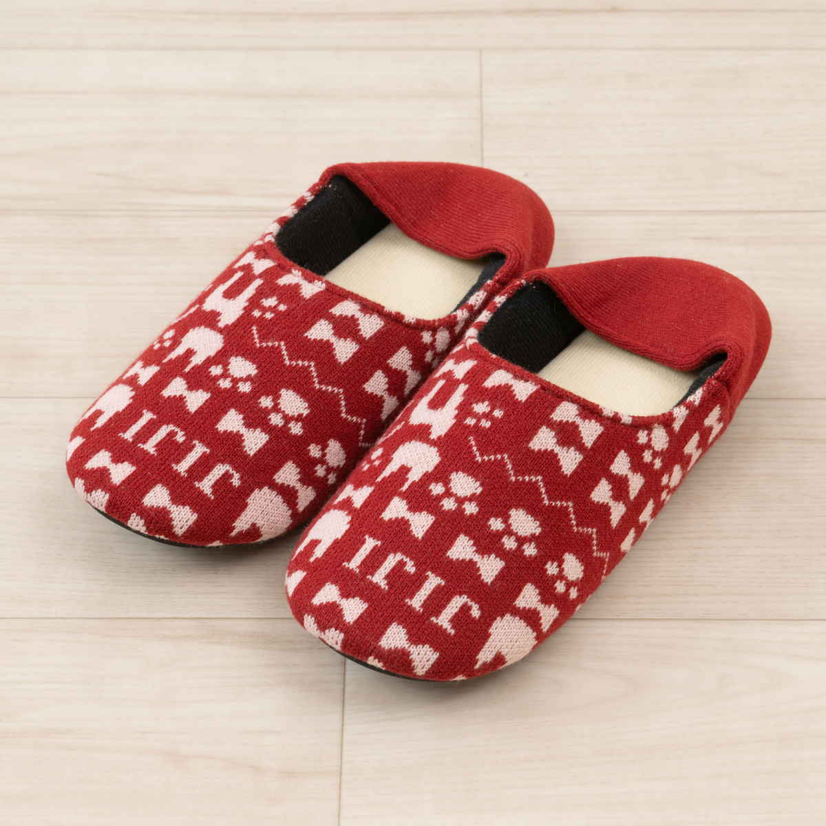 スリッパ となりのトトロ 魔女の宅急便 かかとニットスリッパ 約22.0~24.0cm ( ルームシューズ 洗える 室内 レディース ニット かかと付き キャラクター トトロ ネコバス ジジ 洗濯OK ニット生地 来客用 トイレ おしゃれ ) 【ジジ】 ジジ