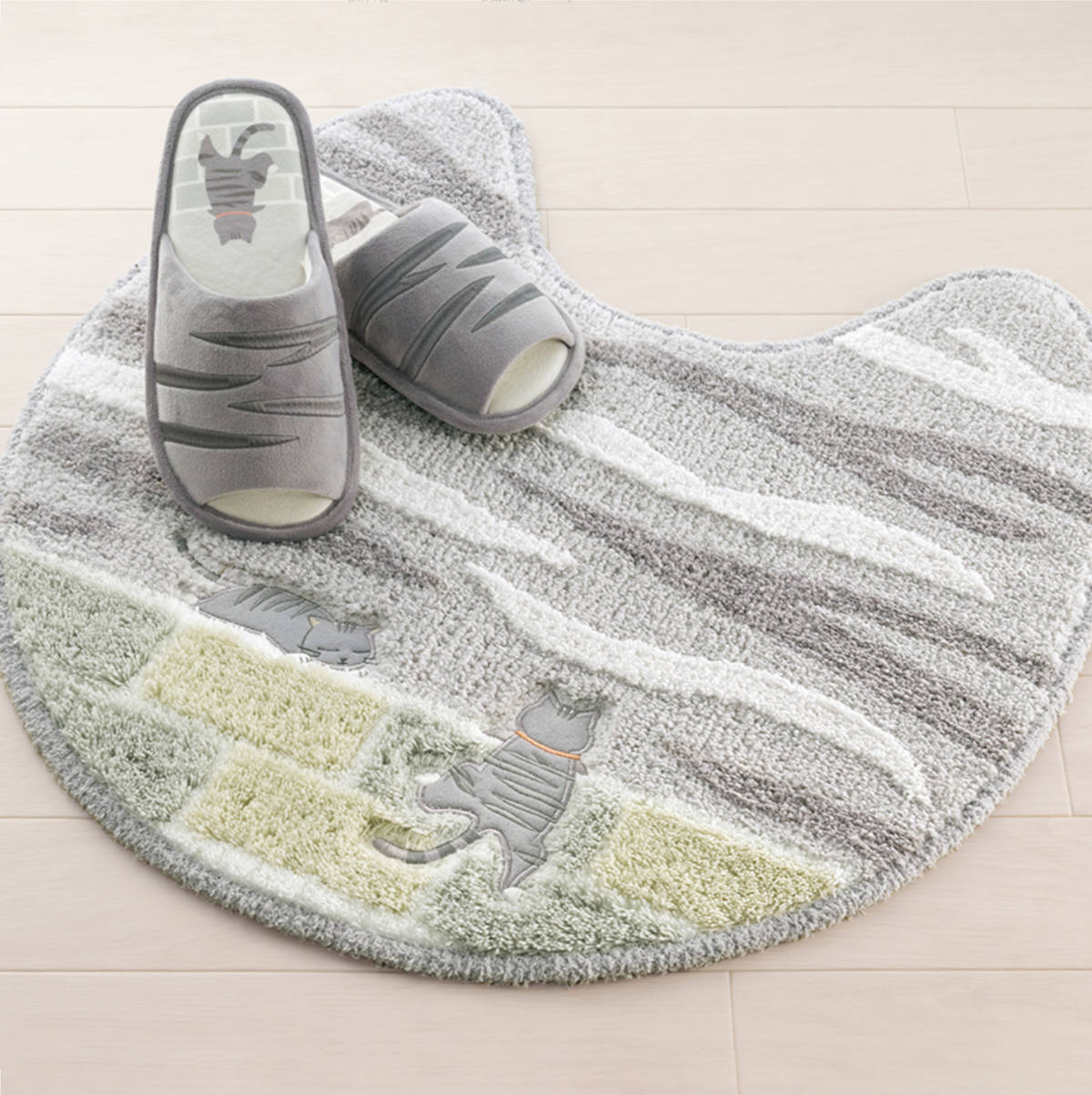 トイレスリッパ フリーサイズ ネコ柄 サバ ( スリッパ トイレ用スリッパ 前開き ネコ 猫 サバトラ かわいい トイレタリー ルームスリッパ 洗える トイレグッズ トイレ用品 )