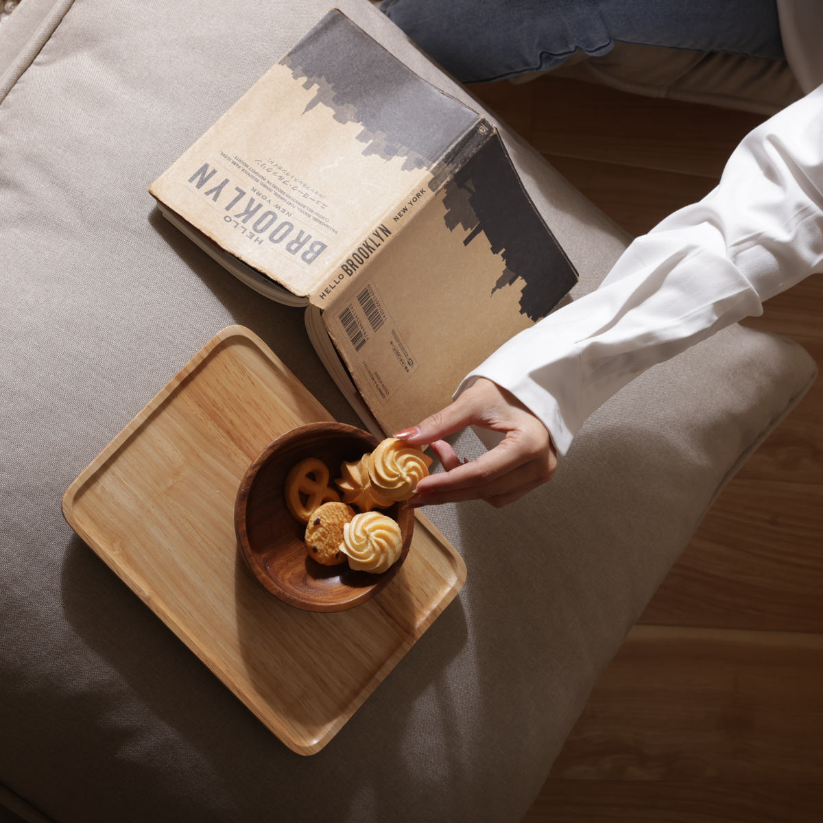 スツール オットマン 高さ43cm 木製脚付 コーデュロイ生地 ダリアン・デニム調生地 ( 1人掛け チェア ワイド 椅子 天然木 フレーム ファブリック 北欧 ナチュラル ) 【アッシュグレー】 アッシュグレー