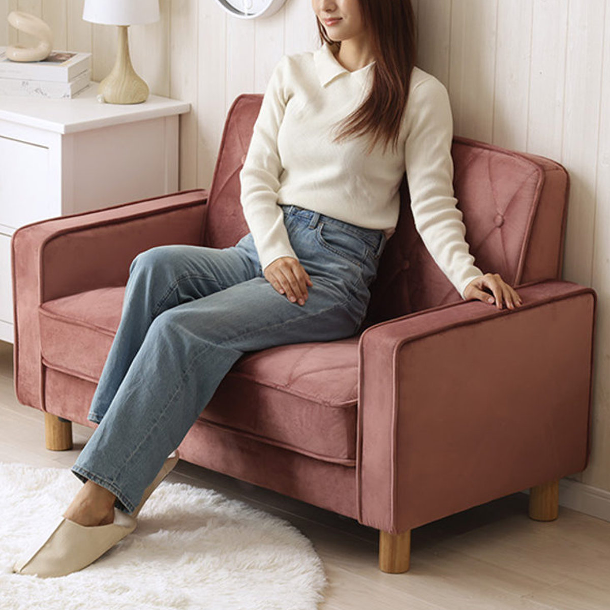 ソファ 1人掛け 1.5人掛け 幅114cm コンパクト デザインソファ ( ソファー リビングソファ 省スペース 一人用 脚 取り外し ローソファ 肘掛け 簡単組立 キルティング ベロア おしゃれ ワンルーム ) 【グレージュ】 グレージュ