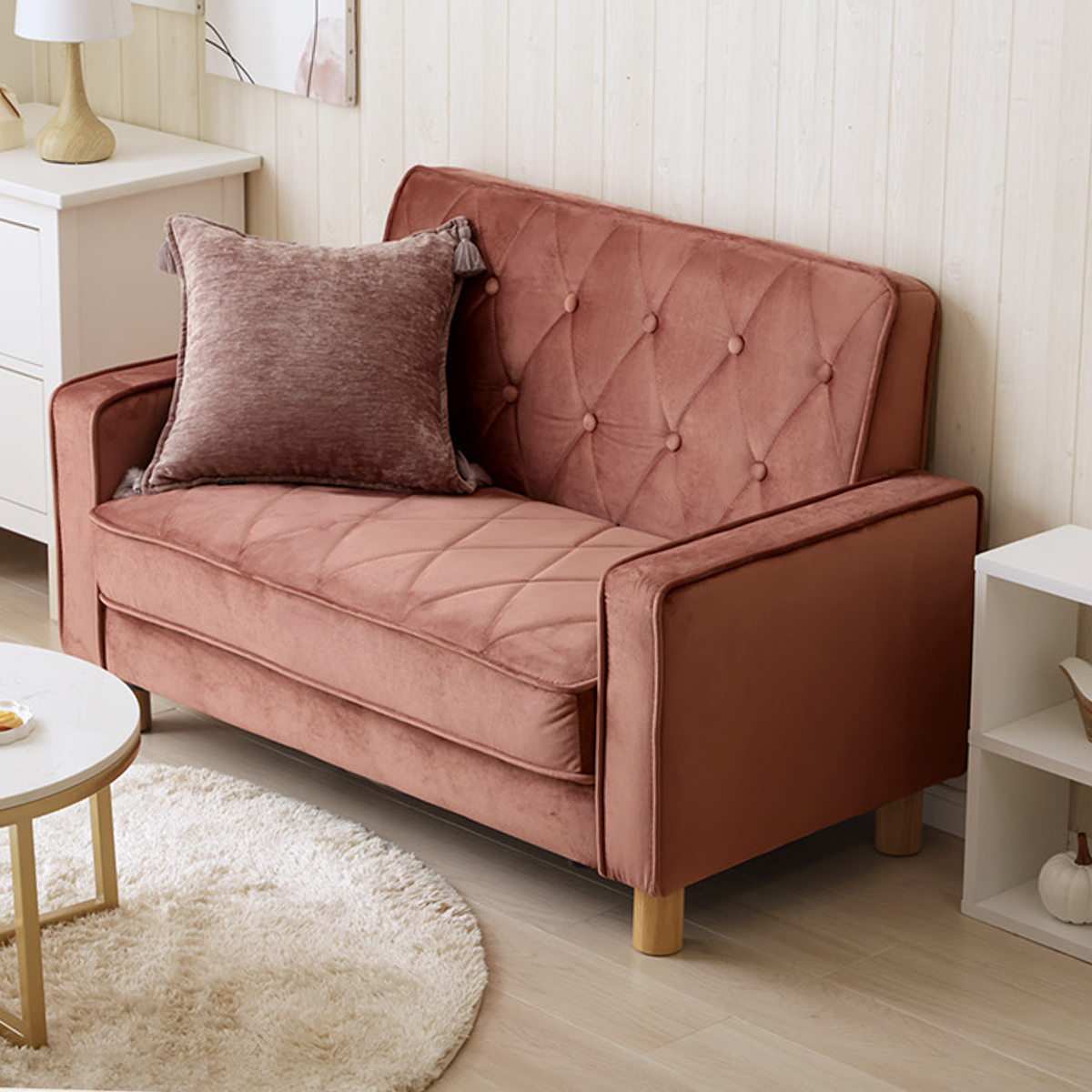 ソファ 1人掛け 1.5人掛け 幅114cm コンパクト デザインソファ ( ソファー リビングソファ 省スペース 一人用 脚 取り外し ローソファ 肘掛け 簡単組立 キルティング ベロア おしゃれ ワンルーム ) 【グレージュ】 グレージュ