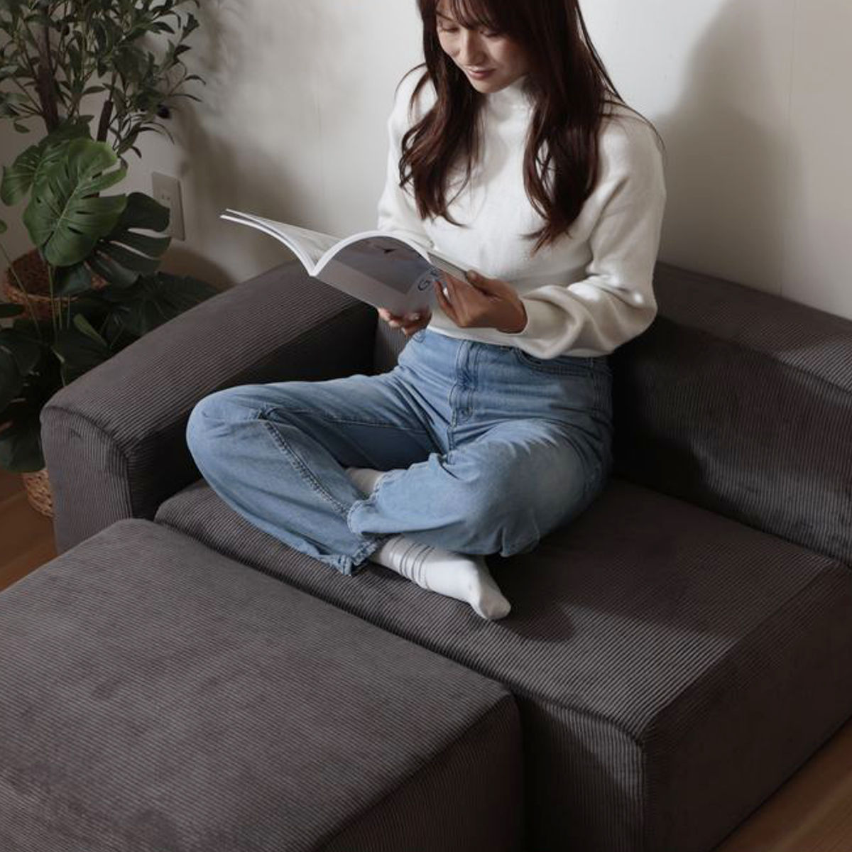 ソファ 2人掛け オットマン付き 組み合わせ自由なローソファ カウチソファ ( ソファー リビングソファ レイアウト 自由 セパレート 1人掛け フロアソファ ファブリック コーデュロイ ポケットコイル コンパクト 肘掛け ワンルーム ) 【ベージュ】 ベージュ