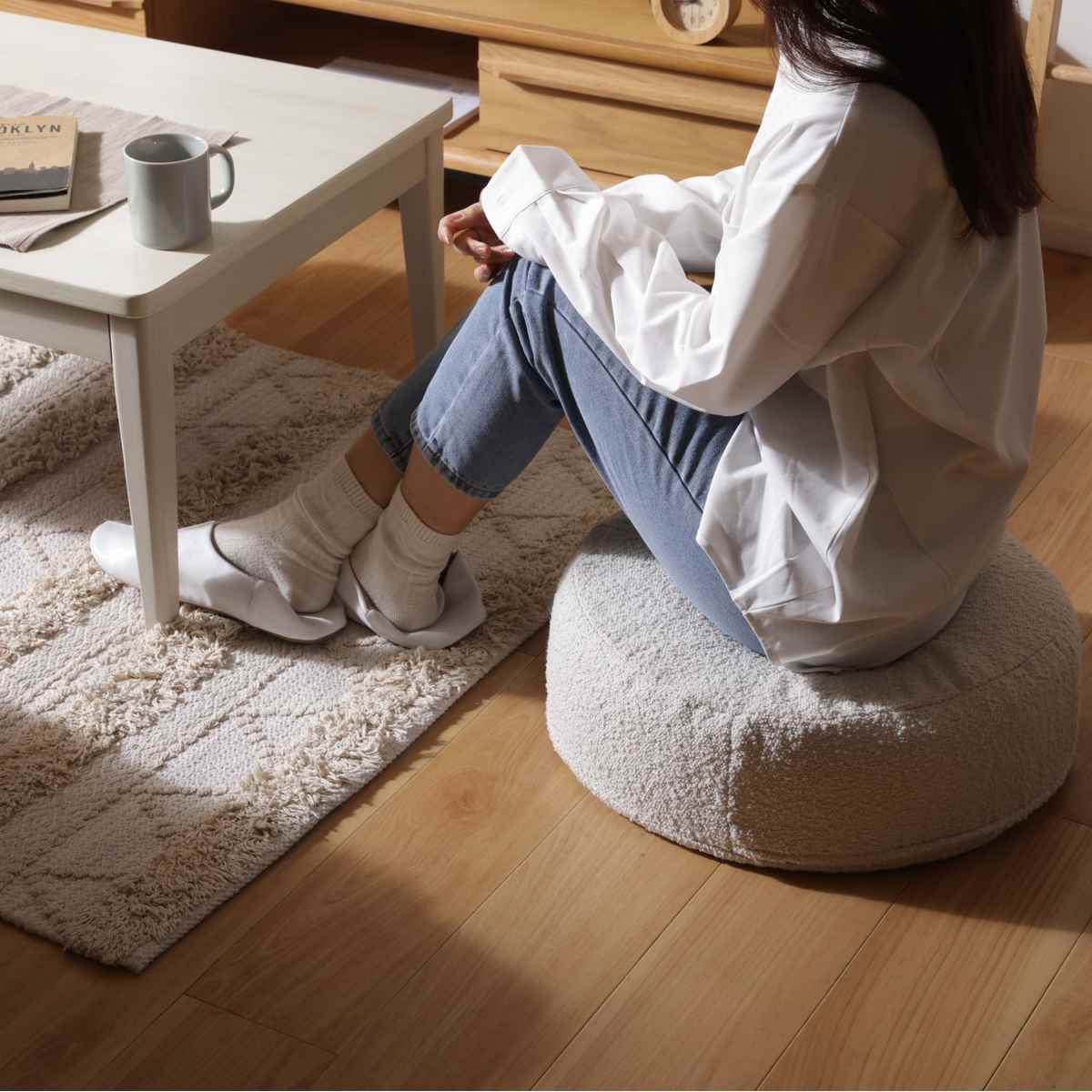 カバーが洗える低反発スクエアクッション ブークレ生地 ( フロアクッション 直径48cm 円形 四角 ソファ リビング 日本製 リラックス 座布団 枕 オットマン 座椅子 持ち運び 低反発 カバー取り外し 丸型 角型 厚み インテリア ) 【グレー ラウンド】 グレー ラウンド