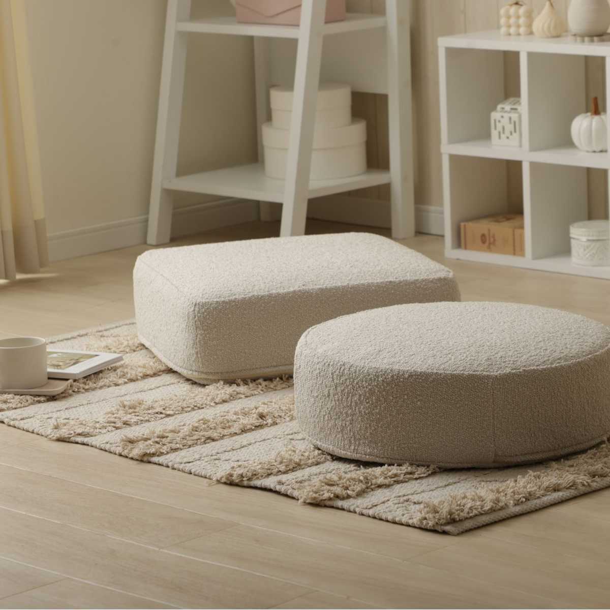 カバーが洗える低反発スクエアクッション ブークレ生地 ( フロアクッション 直径48cm 円形 四角 ソファ リビング 日本製 リラックス 座布団 枕 オットマン 座椅子 持ち運び 低反発 カバー取り外し 丸型 角型 厚み インテリア ) 【グレー ラウンド】 グレー ラウンド