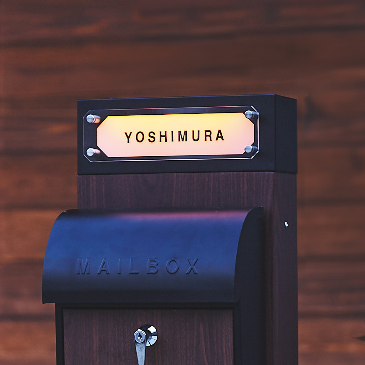 表札 ネームライト付ポストスタンド GALVA ( ポストライト 光る 表札プレート ソーラーライト サインプレート 戸建 お店 看板 かわいい ポスト ネームプレート 新築 郵便受け 照明 ライト 配線不要 電池不要 玄関 ポストプレート )