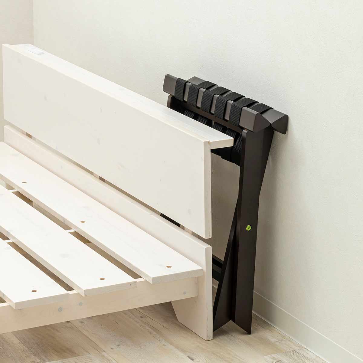 バゲージラック 幅50cm 折り畳み 荷物置き 木製 収納 ラック ( バゲッジスタンド 折りたたみ バッグ カバン 置き場 ホテル 玄関 寝室 カバン置き スーツケース おしゃれ フリーラック アウトドア クーラーボックス 台 ) 【ライトブラウン】 ライトブラウン