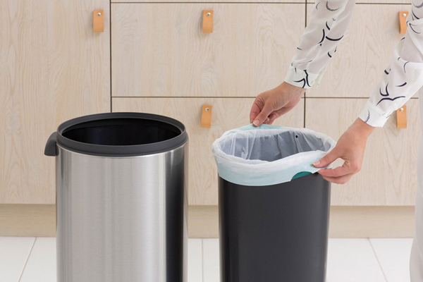 brabantia ゴミ箱 タッチビン 30L スチール ダストボックス スチール ブラバンシア （ ごみ箱 ふた付き キッチン 30リットル 丸型  おしゃれ タッチ 式 オープン カウンター 縦型 スリム ） 【 ブリリアントスチール 】