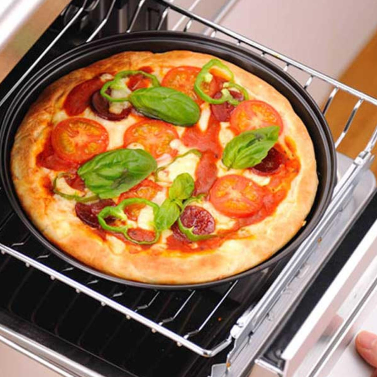 オーブントレー 丸型 鉄製 ピザ焼きトレー オーブンOK グリルOK 日本製 ( ピザトレー ピザトレイ オーブントレイ グリルプレート グリル用トレー グリル用トレイ お手入れ簡単 グリル用ピザ焼きトレー )